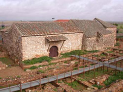 Excavaciones en la ermita en Granátula de Calatrava